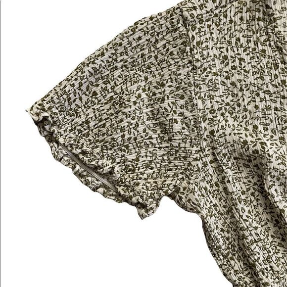 PAPER CRANE cropped Ruched White blouse with green leaf print size small - Picture 3 of 9